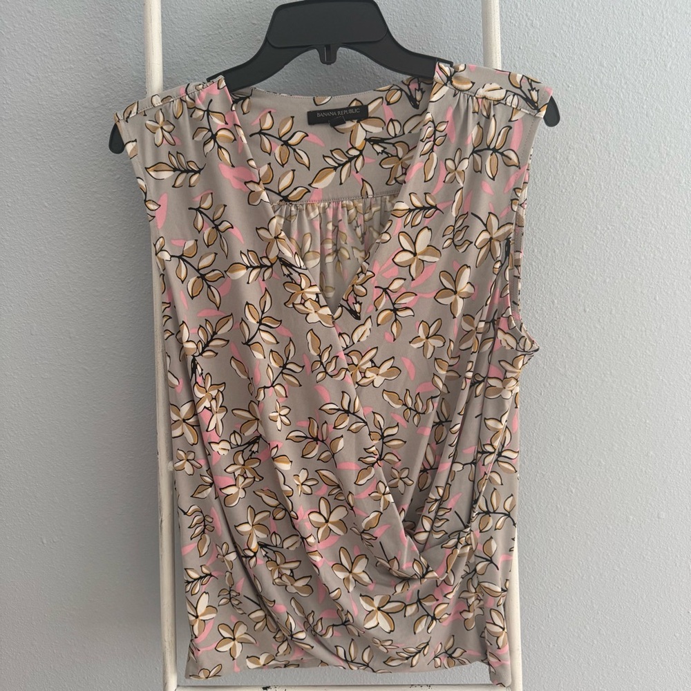 Banana Republic Tank - Picture 1 of 4